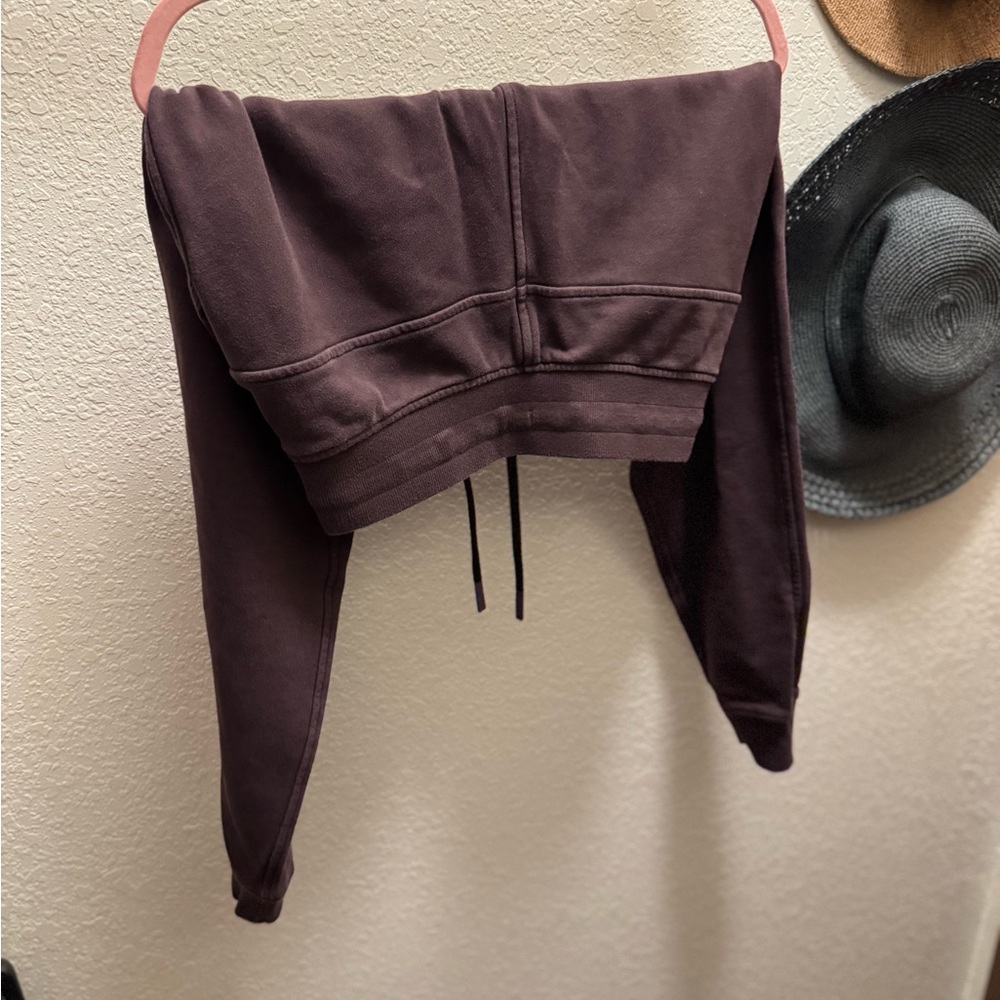 ❌SOLD❌Lululemon Scuba Joggers - Picture 5 of 8